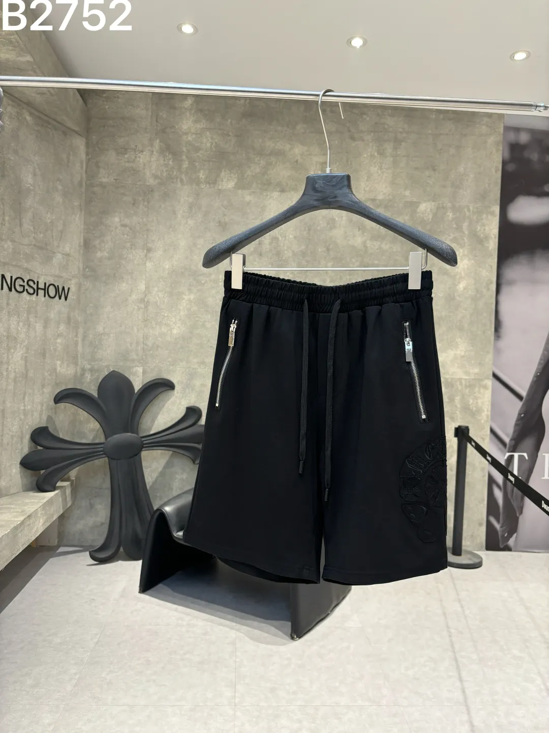 New Arrival ， ， logo。 ， ， ， ， Breathable， ， ：White Black Gray Sizes：M-4XL